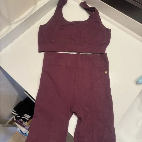 Fabletics Set - Picture 2 of 7